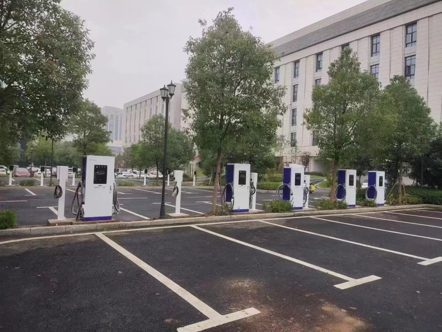 商貿(mào)中心充電樁應(yīng)用案例
